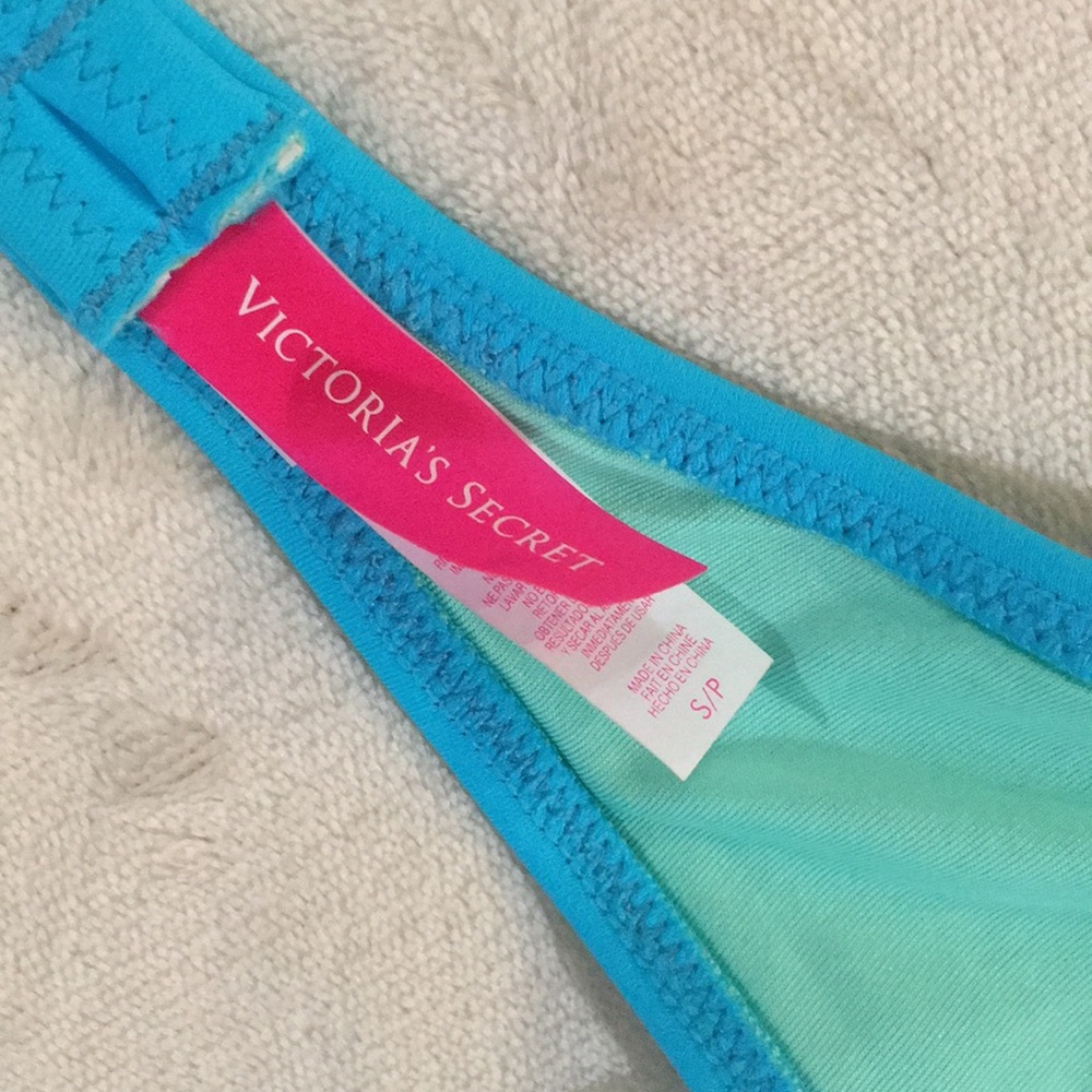 Victoria’s Secret bandeau bikini top - Picture 5 of 8
